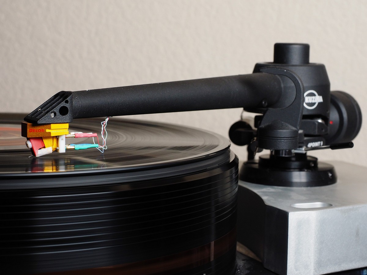 Kuzma 4Point-9 - Lyra Delos Galibier Design - Kuzma 4Point-9 Tonearm with Lyra Cartridge