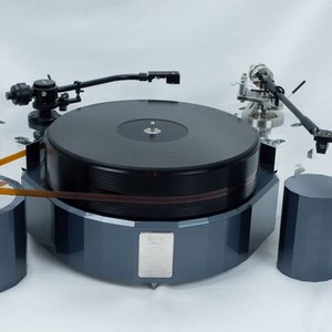 Galbier Design - Stelvio II Turntable
